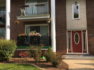 6045 103rd St #2W, Chicago Ridge, IL 60415