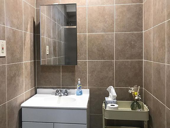 3rd image of 759 Circle Ct #11