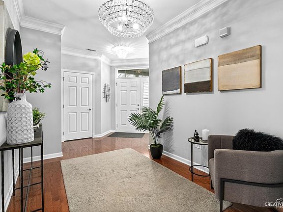 3rd image of 1022 Broadmoor Dr
