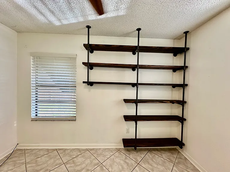 1041 Sawyers Ct — Photo 30