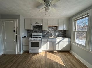 52 Monroe Ave #2F, Bristol, RI 02809