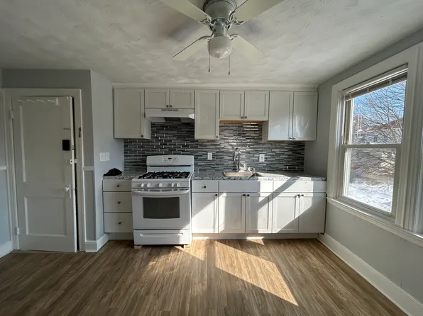 52 Monroe Ave, Bristol, RI