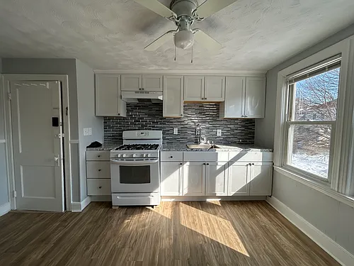 52 Monroe Ave Photo 1