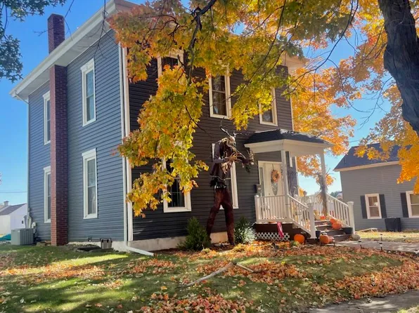 513 N 5th St, Monmouth, IL 61462