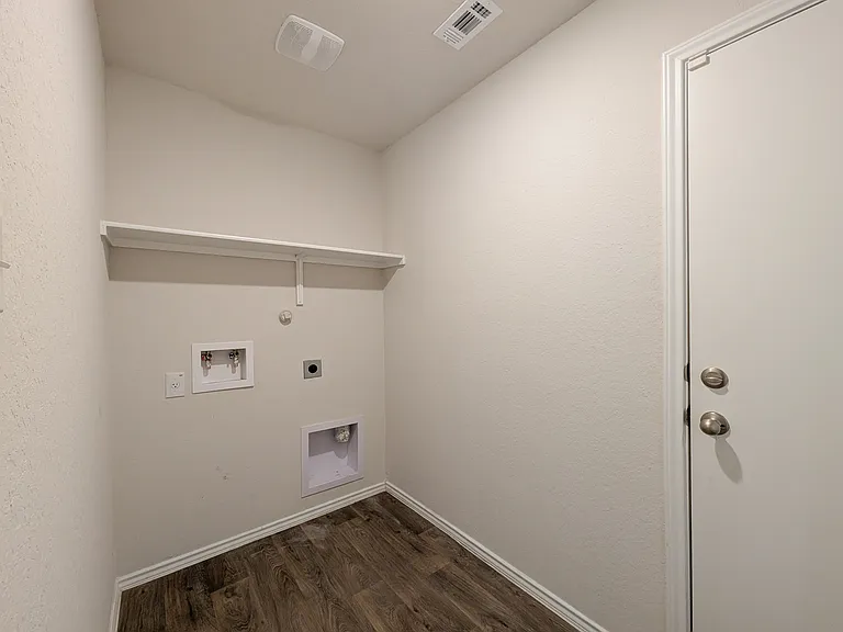 3526 Angus Xing — Photo 19