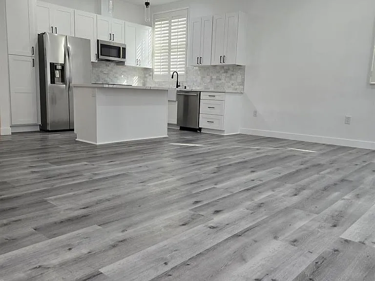 110 W Island Ave — Photo 3