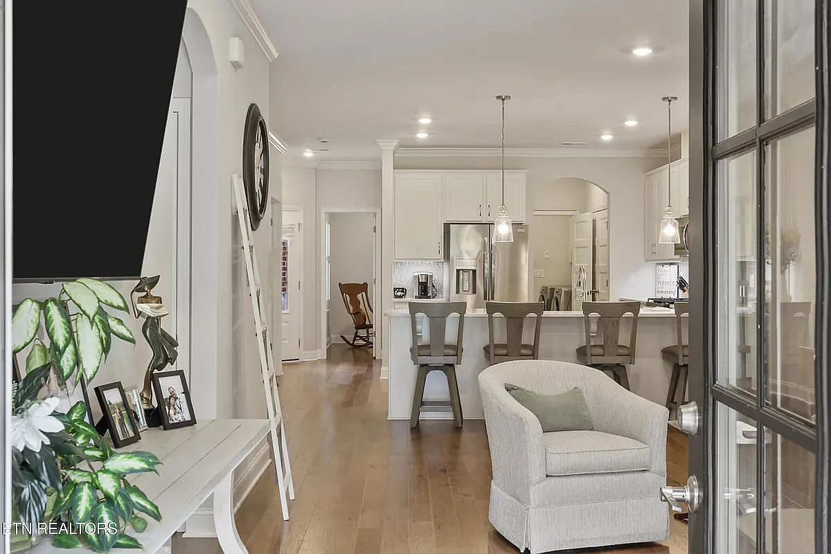 2 bed, 1410 sqft, $2,750 — Photo 3
