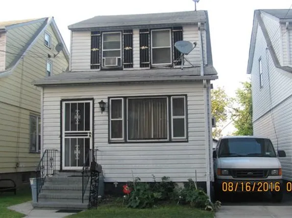 9209 214th St, Jamaica, NY 11428