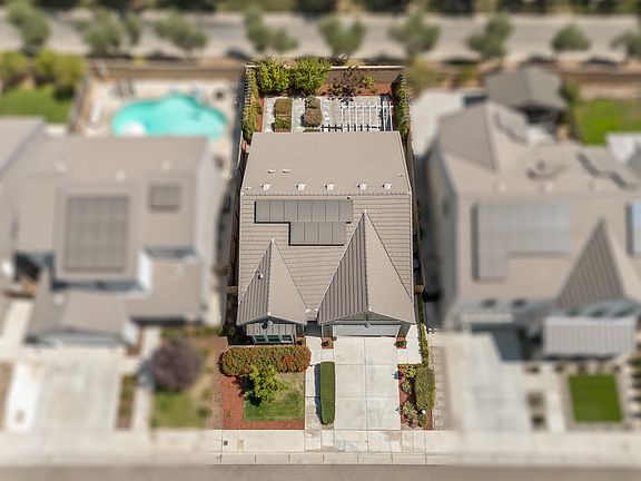 4th image of 143 Timberline Way
