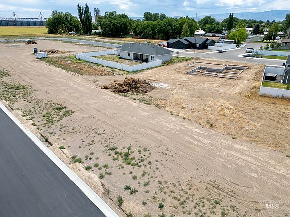 2nd image of Russett Rd