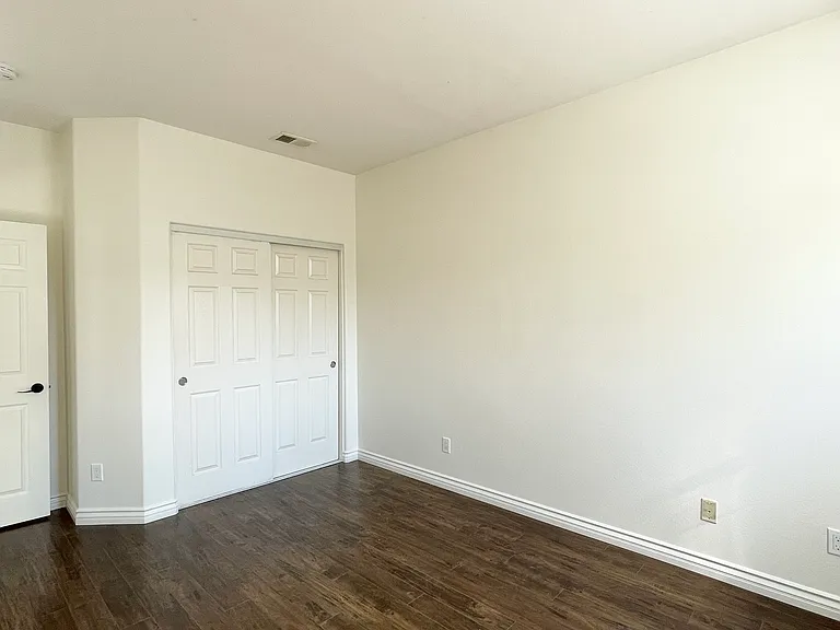 5218 Mariner Dr — Photo 45