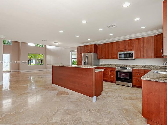 5th image of 4480 SW 26th Ave