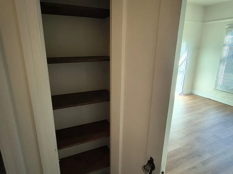 704 Simon St #&-22186 — Photo 18