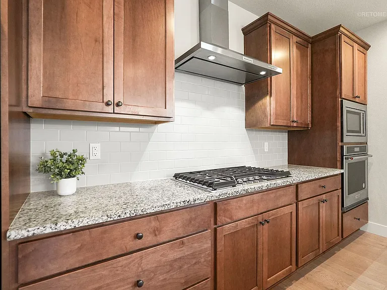 11678 NW Kearney St — Photo 6