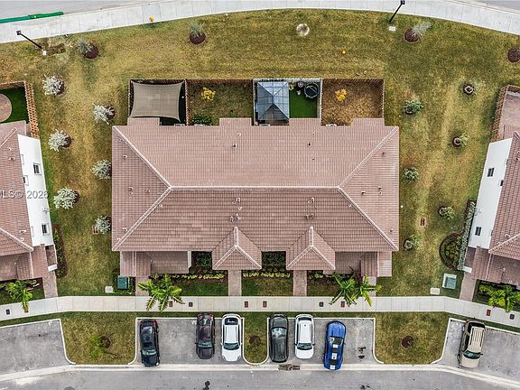3rd image of 2586 SE 29th St