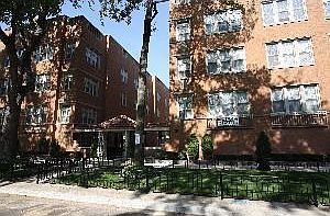 1st image of 1366 W Jarvis Ave