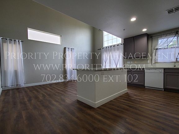 3rd image of 3136 Inlet Bay Ave