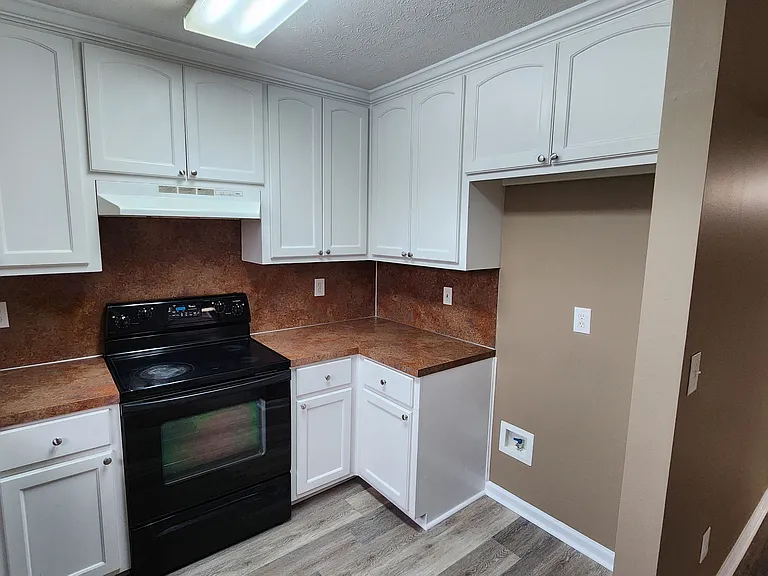 1229 Westfield Ln — Photo 11