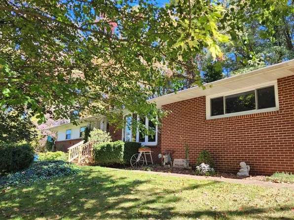 671 Freeport Rd, North East, PA 16428