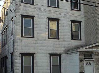 1806 120th St, College Point, NY 11356