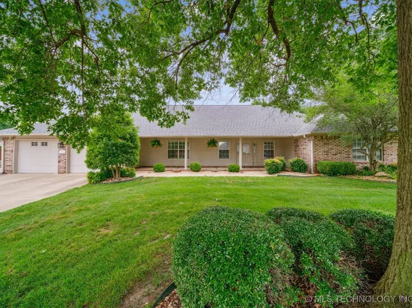 625 Grove Crest Rd, Pryor, OK 74361