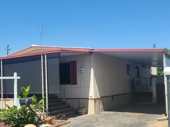 1724 Minnewawa Ave Spc 139, Clovis, CA 93612