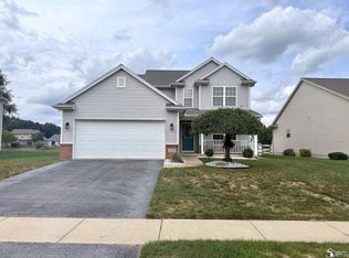 422 Oak Creek Dr, Temperance, MI 48182