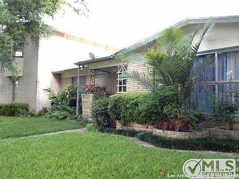 2nd image of 419 W Midcrest Dr