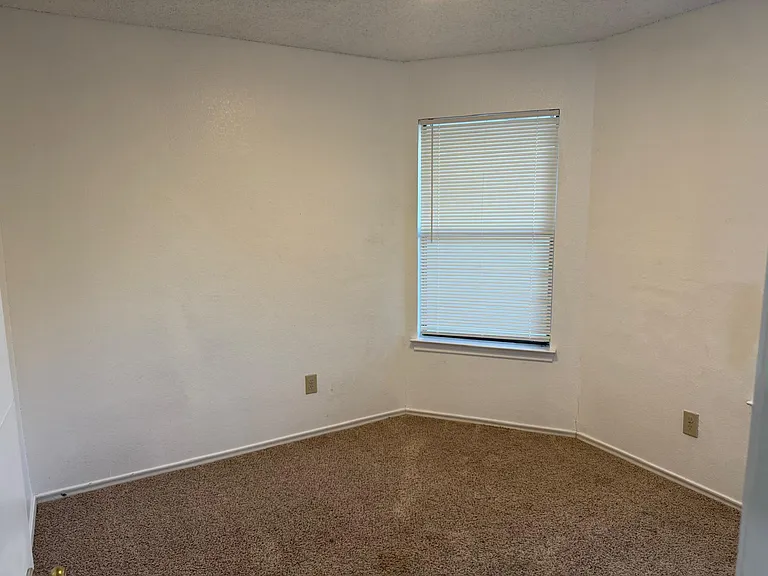 500 Island Ct — Photo 14