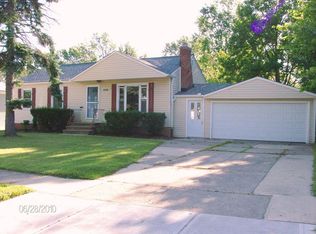 696 Northfield Rd, Bedford, OH 44146
