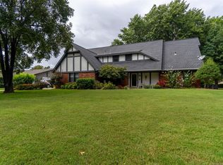 1318 Oakwood Dr, Broken Arrow, OK 74011