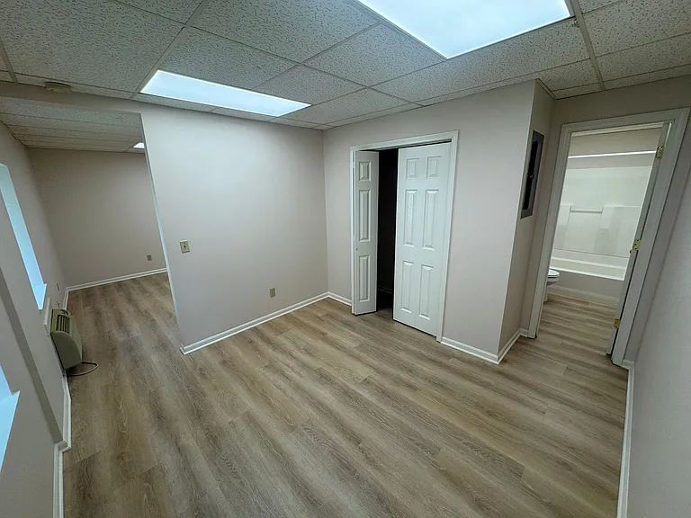 Coventry Apartments — Photo 11