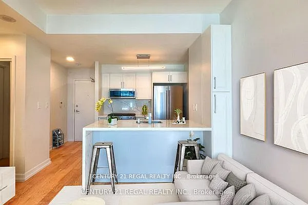 9 Spadina Ave #312 — Photo 9