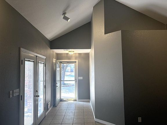 3rd image of 3512 Shell Ave