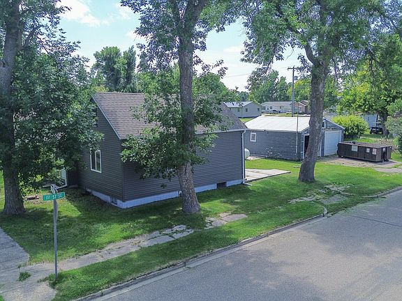 2nd image of 101 3rd Ave SE