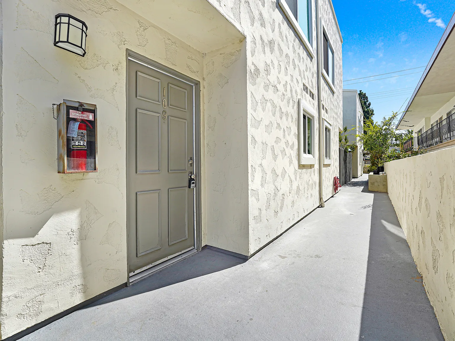 2 bed, 2.5 bath, $2,700 — Photo 3