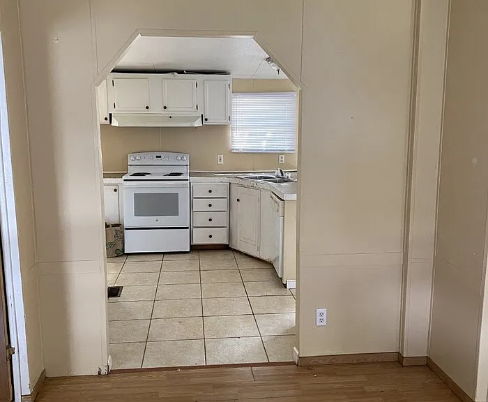 270 Evans St — Photo 6