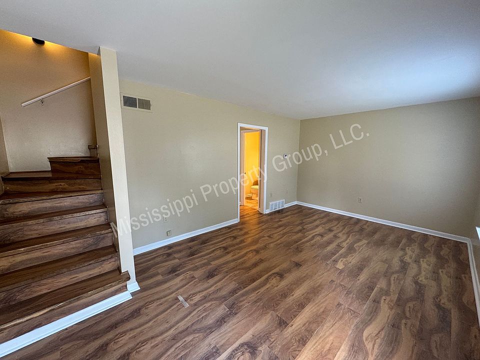 1st image of 1750 Jefferson Ave APT 8