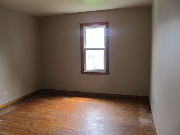 5th image of 206 N 7th St