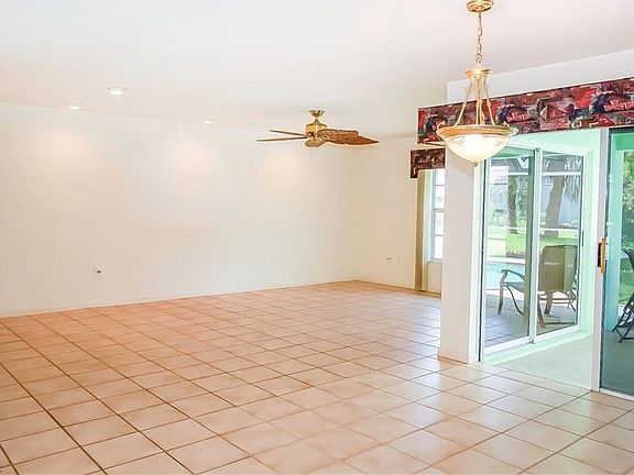4th image of 691 Grass Cove Ct