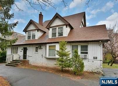 5th image of 110 Summit Ave