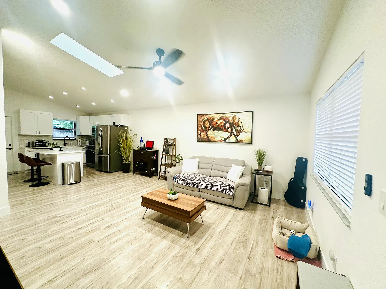 2 bed, 2.0 bath, 936 sqft, $3,000 — Photo 4