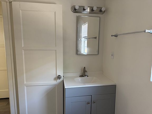 3rd image of 221 Palmetto Dr APT C