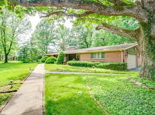 1804 Arrowhead Ln, Godfrey, IL 62035