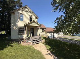 738 Main St, Darlington, WI 53530