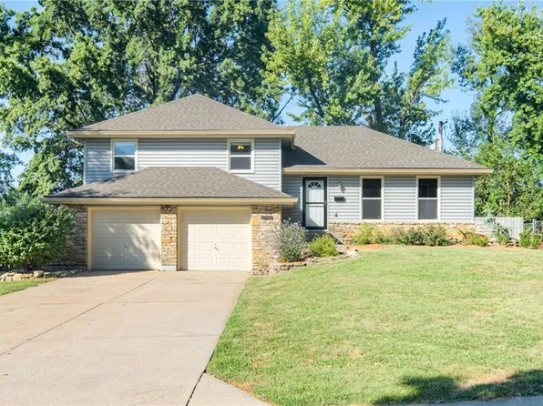 9534 Connell Dr, Overland Park, KS 66212