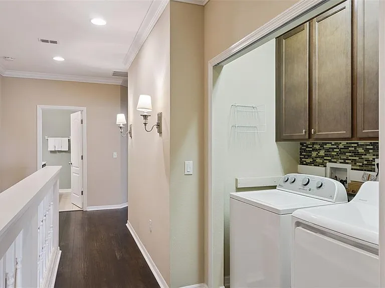 9194 Shepton St — Photo 23