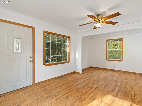 3rd image of 9034 N Portsmouth Ave