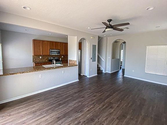 3rd image of 264 Lake Monterey Cir