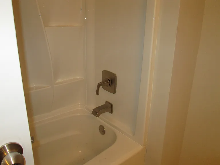 800 Brook Dr #6 — Photo 15
